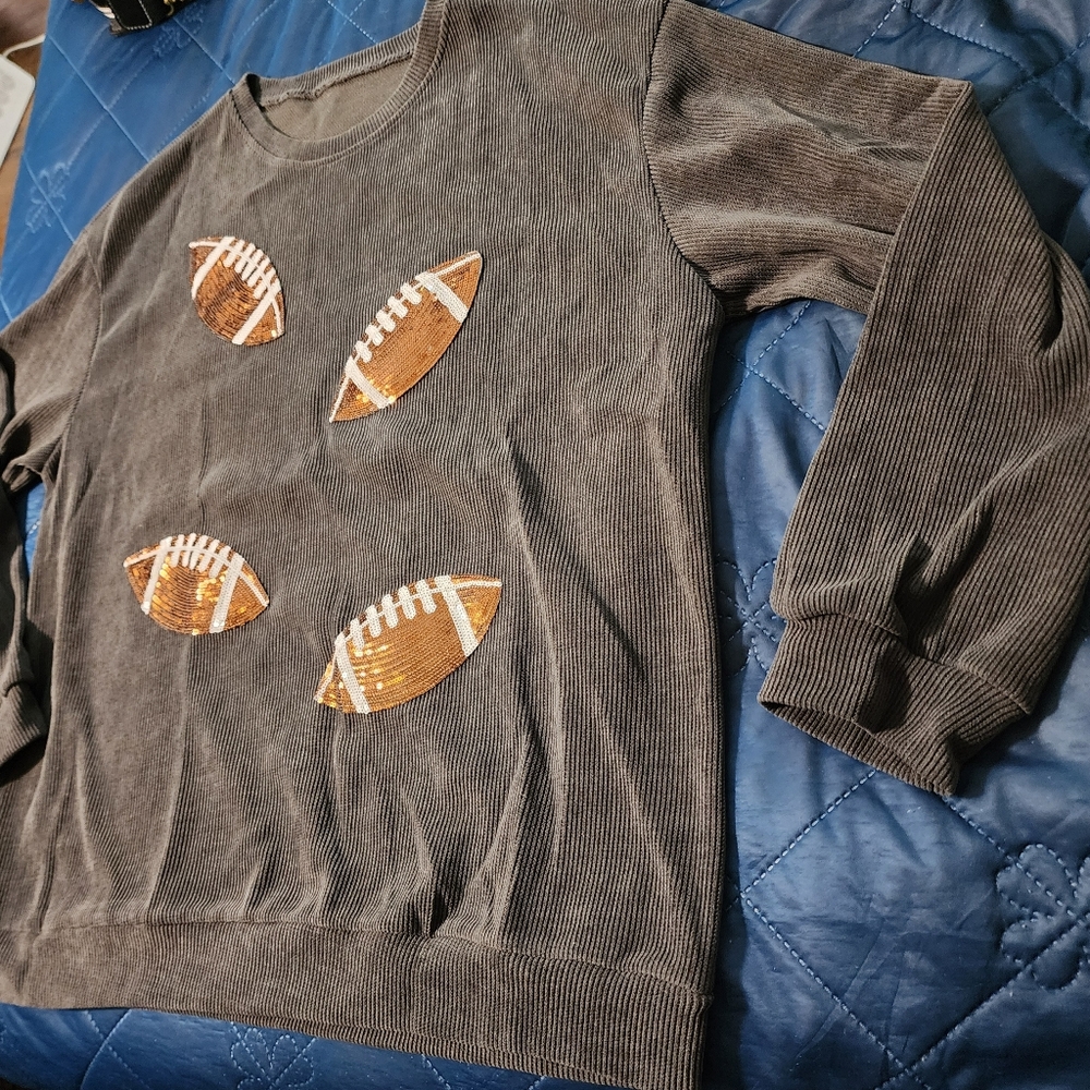 NIP Womens Gray Ultra Soft Sequin Long Sleeve Football Top. - Picture 11 of 15